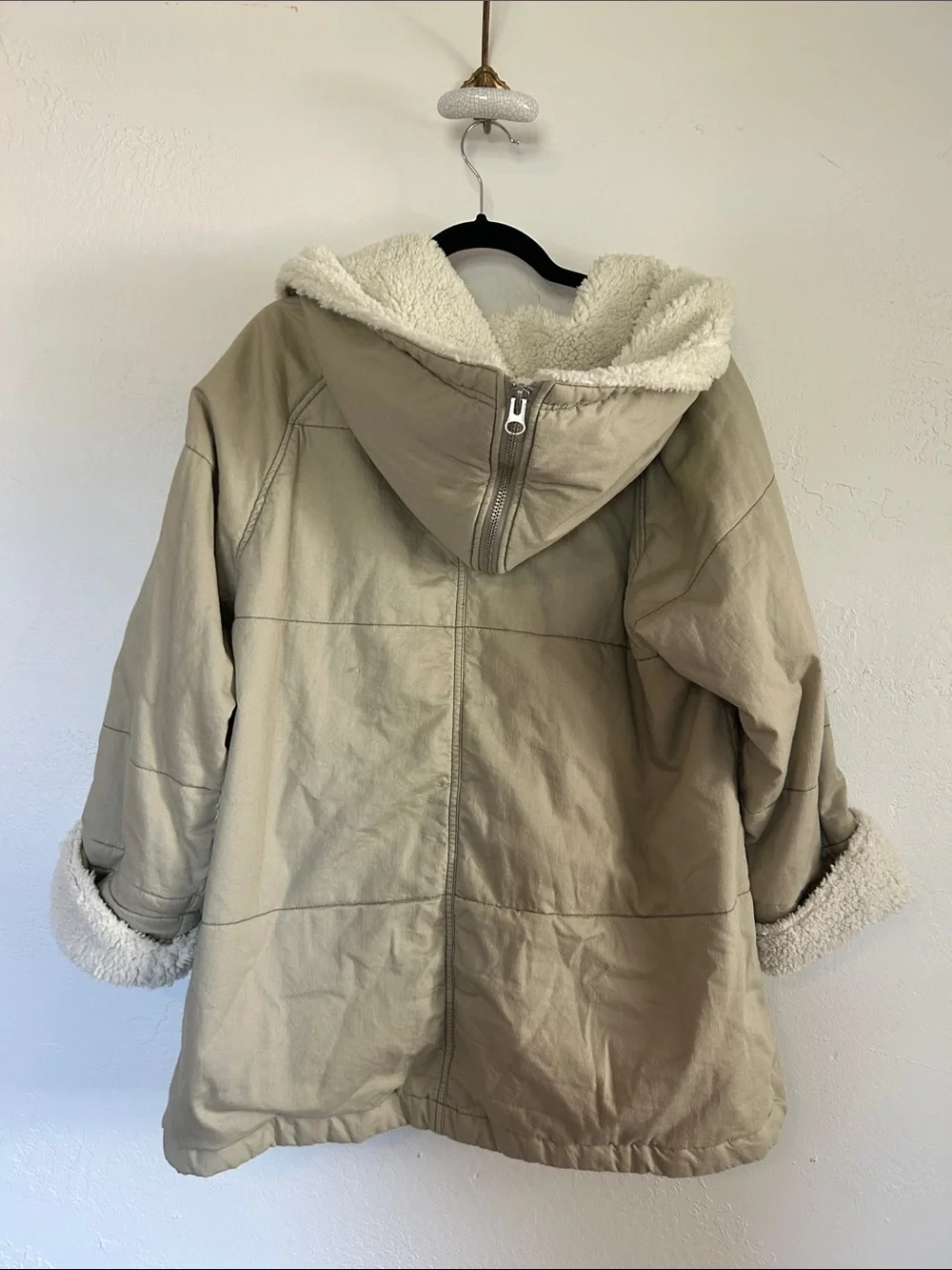URBAN OUTFITTERS Women's M Fiona Sherpa Lined Hooded Jacket Oversized Hobo Quilt - Picture 5 of 5